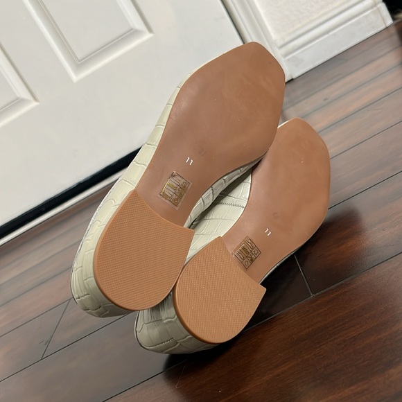 Jeffrey Campbell Women's Marco Croc-Embossed Loafers size 11 Ivory Academia NWT - Picture 6 of 9